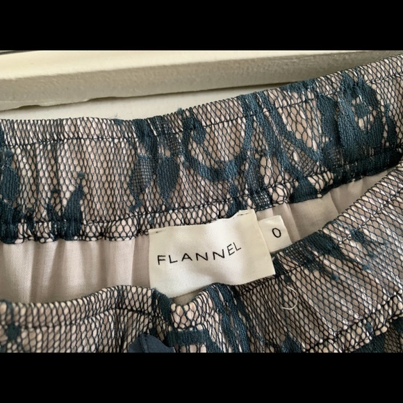 Gorgeous lace skort 💕 - Picture 6 of 6